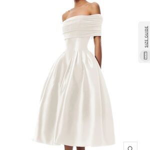 Chic Strapless Cream Dress